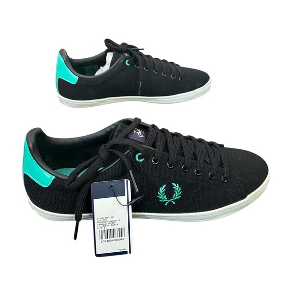 New with box Fred Perry black lace up sneakers size 8 - Picture 2 of 9